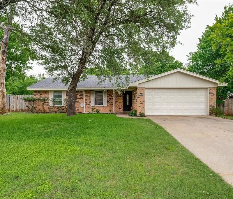 1203 Linda Lane, Cleburne TX 76033