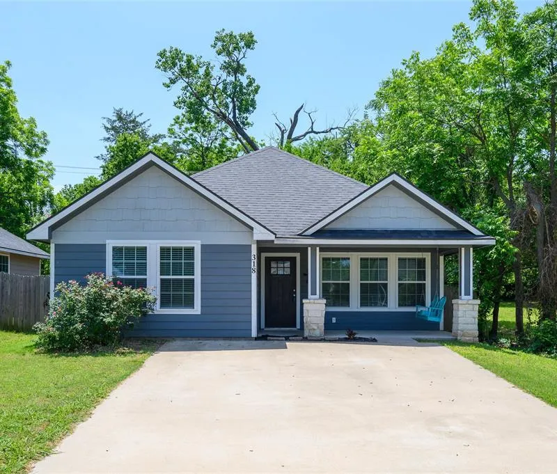 318 E Munson Street, Denison TX 75021