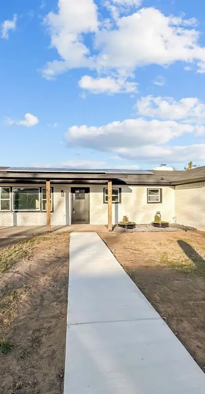 501 Roach Street, Bowie TX 76230