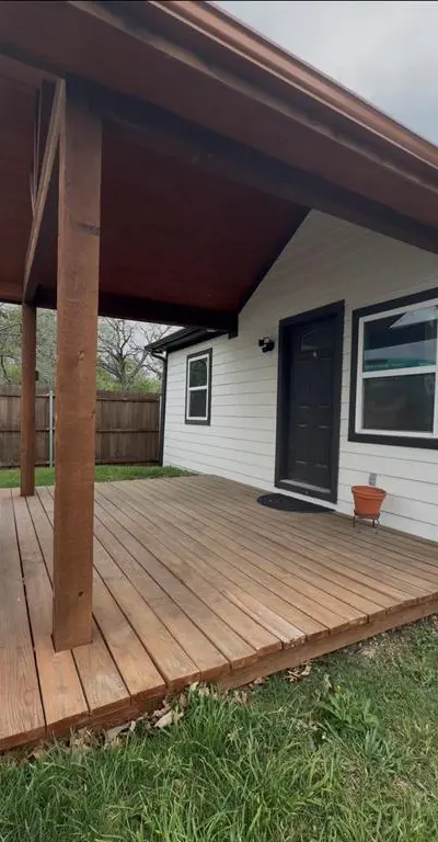 2837 May Street, Fort Worth TX 76110 - Photo 2