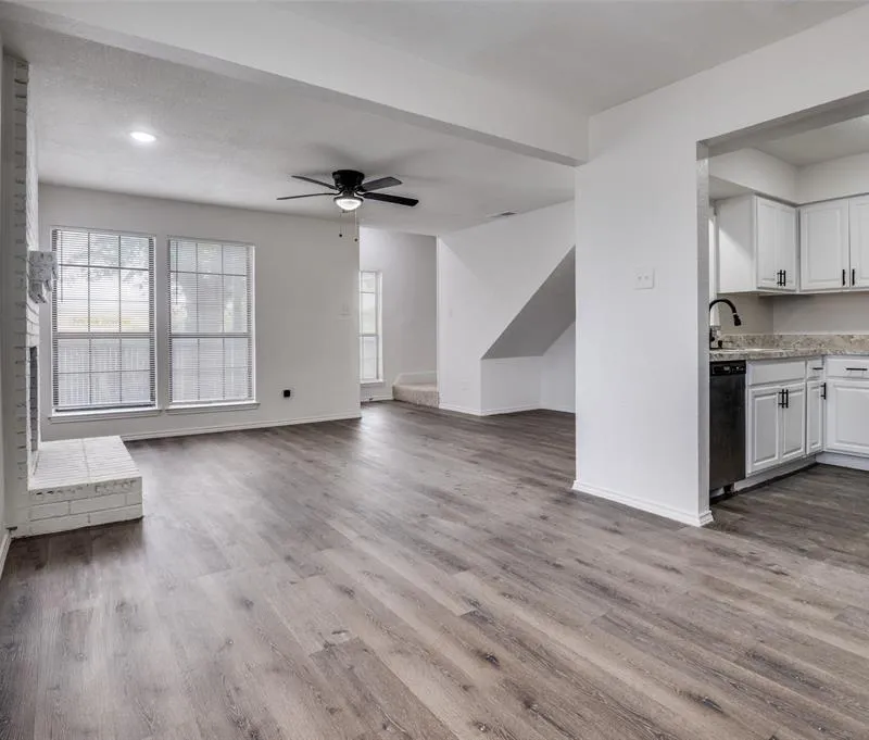 2166 E Arkansas Lane, Arlington TX 76014