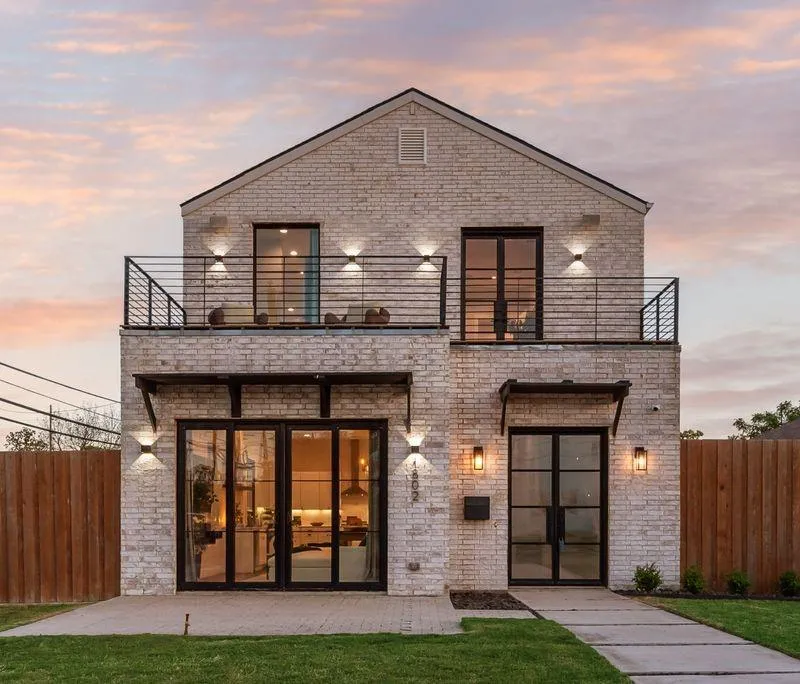 1802 Pueblo Street, Dallas TX 75212