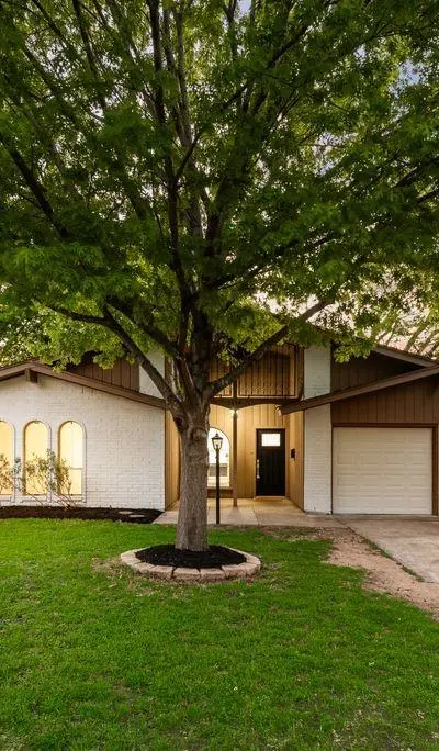 1614 Brent Court, Grand Prairie TX 75051 - Photo 2
