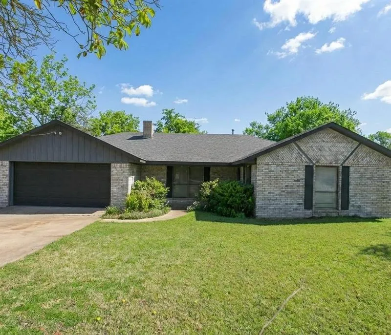 308 E Cottonwood Street, Leonard TX 75452