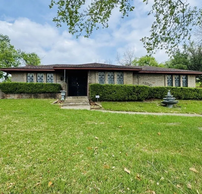 2047 Argyle Avenue, Dallas TX 75203