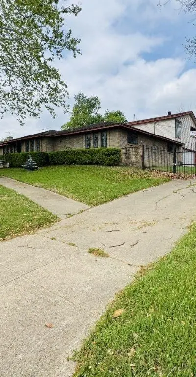 2047 Argyle Avenue, Dallas TX 75203 - Photo 3