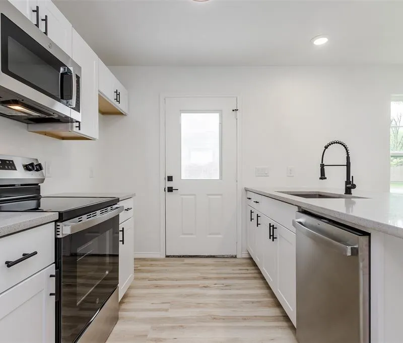 308 S 3rd, Bonham TX 75418