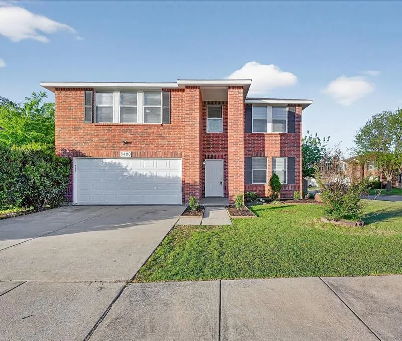 8400 Vinetree Drive, Arlington TX 76002
