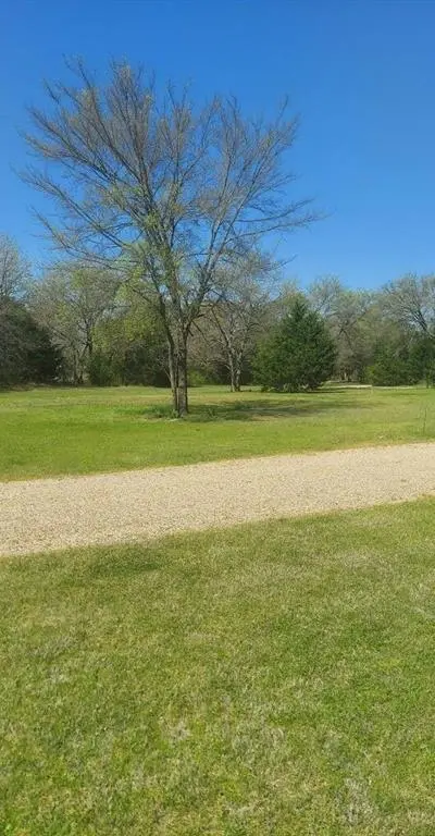 224 CR 290, Collinsville TX 76233 - Photo 4