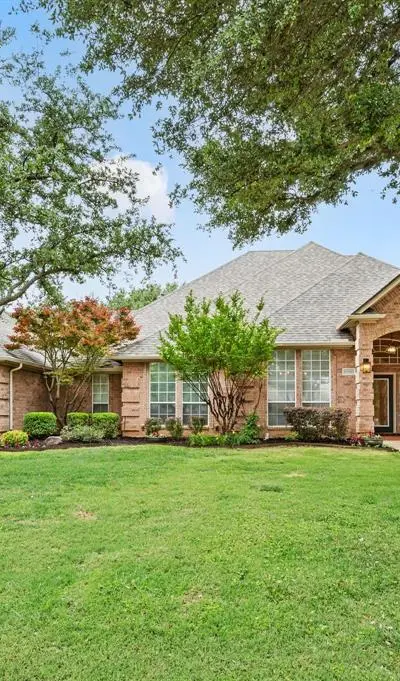 8800 Thornway Drive, North Richland Hills TX 76182