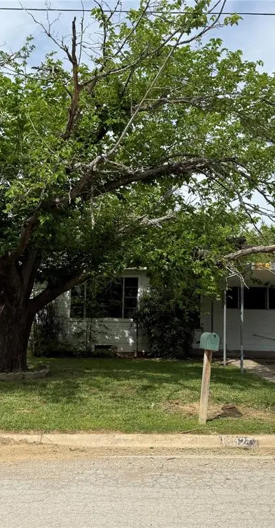 1602 SE 11th Avenue, Mineral Wells TX 76067 - Photo 2