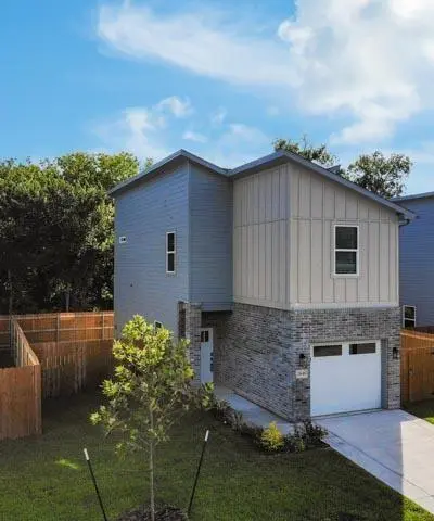 2646 Sutton Street, Dallas TX 75210 - Photo 2