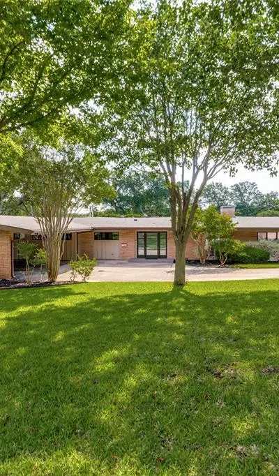 4101 Hildring Drive E, Fort Worth TX 76109 - Photo 4