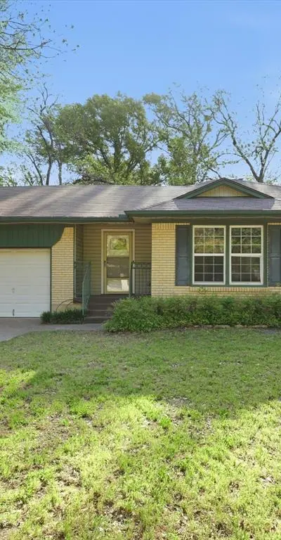 2210 Robinwood Lane, Denton TX 76209 - Photo 2