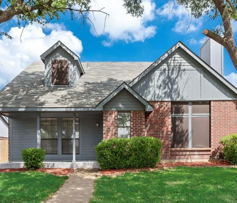 4028 O B Crowe Drive, Dallas TX 75227