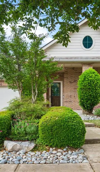 1208 Isabella Lane, Savannah TX 76227