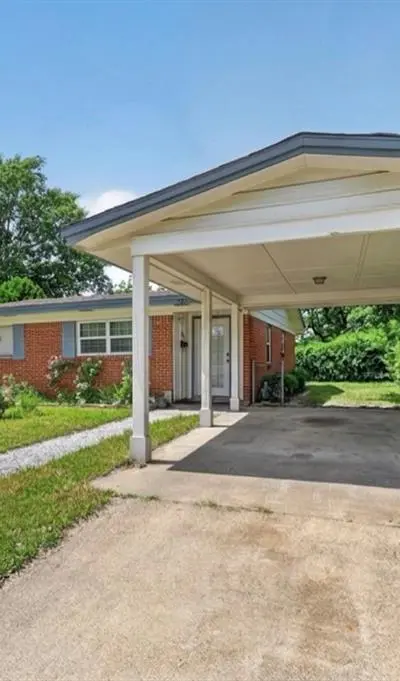 1403 Beacon Hill Drive, Irving TX 75061 - Photo 3