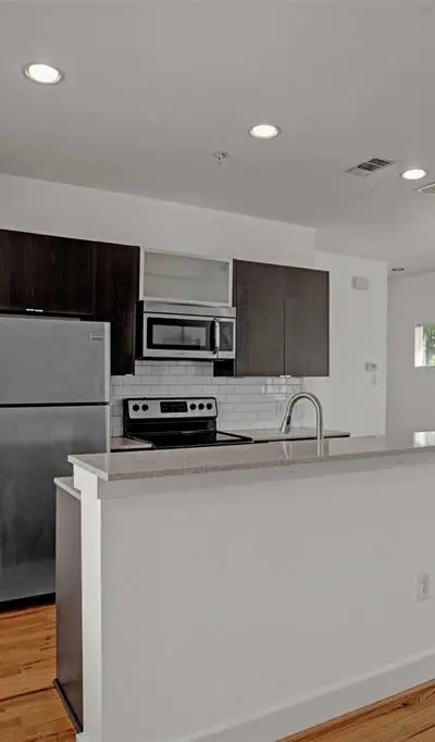 111 N Merrill Avenue, Duncanville TX 75116 - Photo 3
