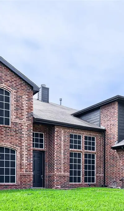 1614 Powder Horn Lane, Arlington TX 76018 - Photo 2