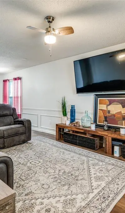 627 Lemon Drive, Arlington TX 76018 - Photo 2