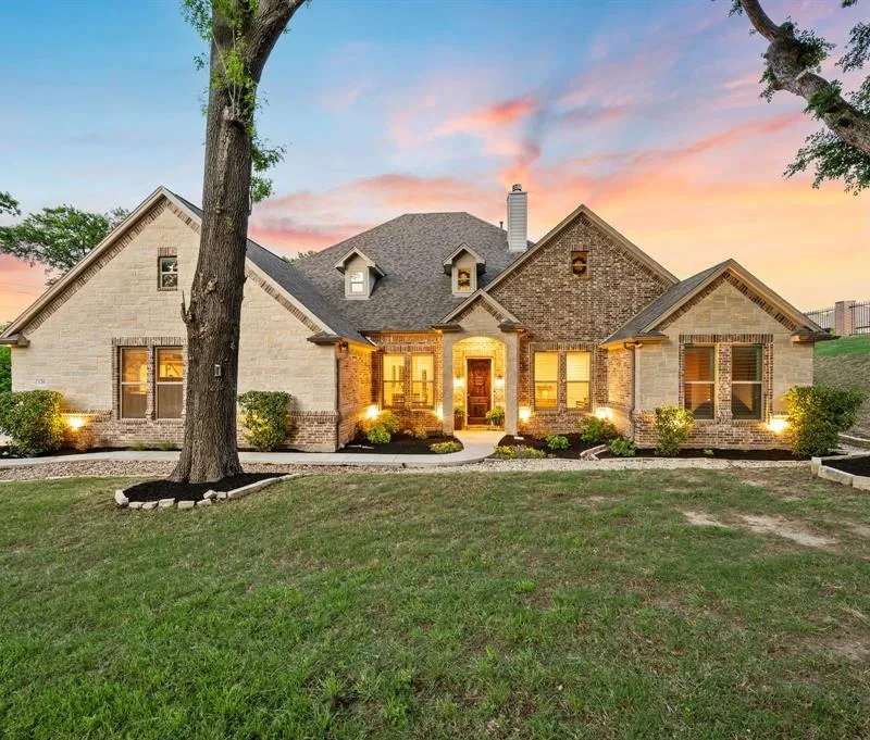 120 Riverbend Estates Drive, Fort Worth TX 76112