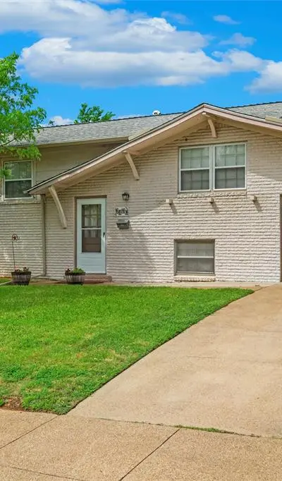1011 S Delaware Street, Irving TX 75060 - Photo 2