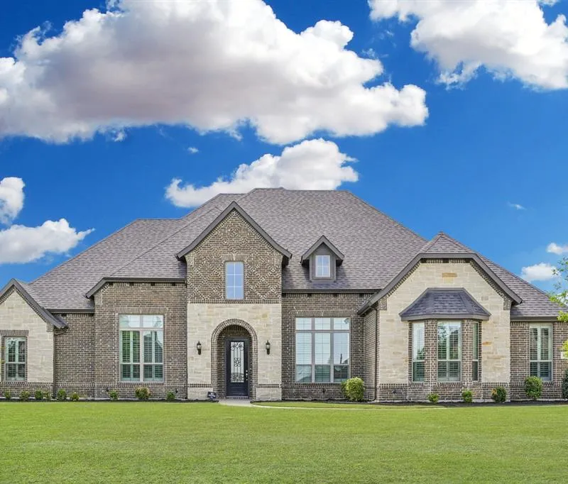 8230 Palmer Lane, Waxahachie TX 75167