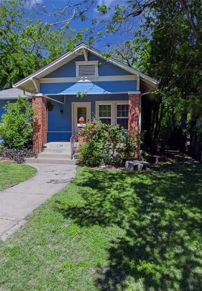 704 Cameron Avenue, Dallas TX 75223 - Photo 2