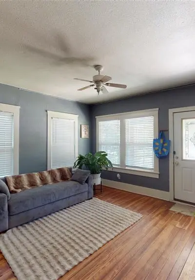 704 Cameron Avenue, Dallas TX 75223 - Photo 4