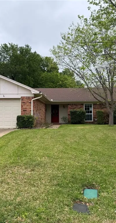 2904 Steve Drive, Hurst TX 76054