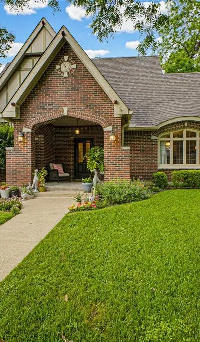 1123 Clermont Avenue, Dallas TX 75223 - Photo 2