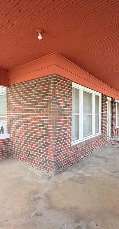 900 W Central Avenue, Fort Worth TX 76164 - Photo 3
