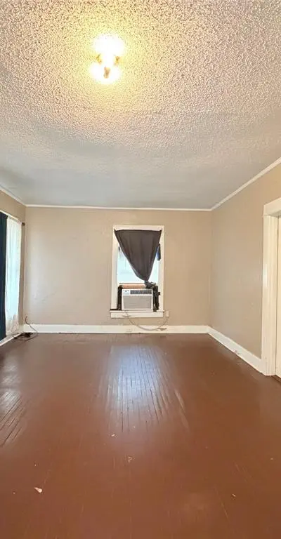 900 W Central Avenue, Fort Worth TX 76164 - Photo 4