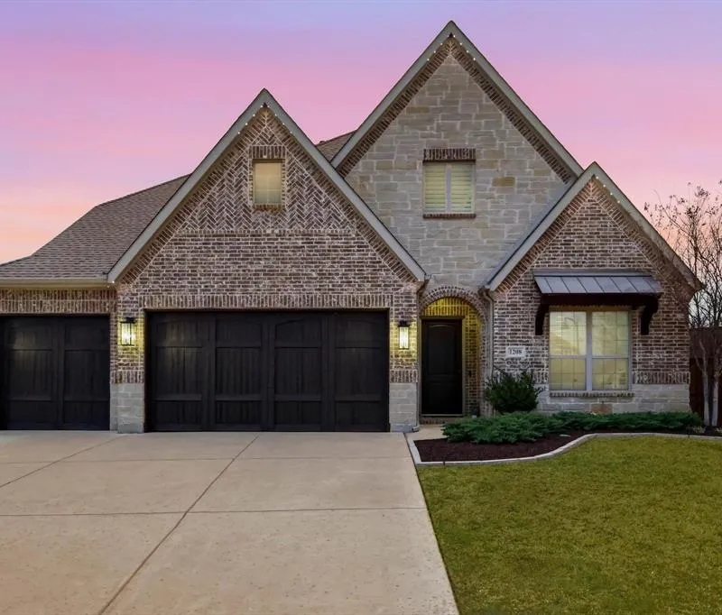 1208 Broadmoor Way, Roanoke TX 76262
