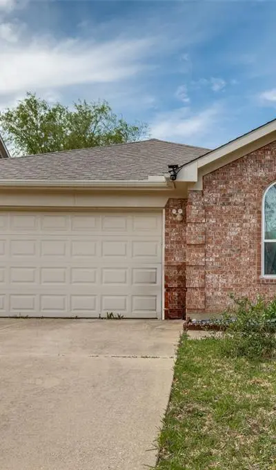 805 E Huitt Lane, Euless TX 76040 - Photo 2