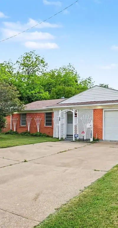 813 32nd Street, Grand Prairie TX 75050