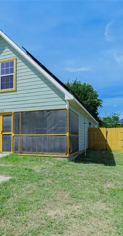 10906 Shady Oaks Drive, Runaway Bay TX 76426