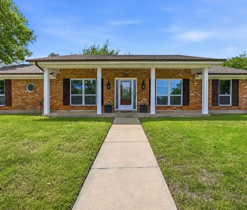 628 Robindale Court, Bedford TX 76022