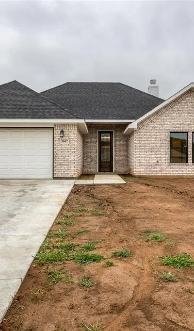 1607 W College Street, Jacksboro TX 76458