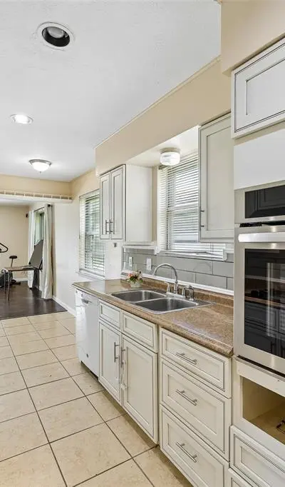 1918 Normandy Drive, Irving TX 75060 - Photo 2