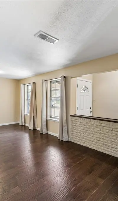 1918 Normandy Drive, Irving TX 75060 - Photo 4