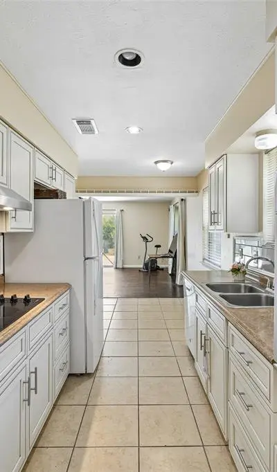 1918 Normandy Drive, Irving TX 75060 - Photo 5