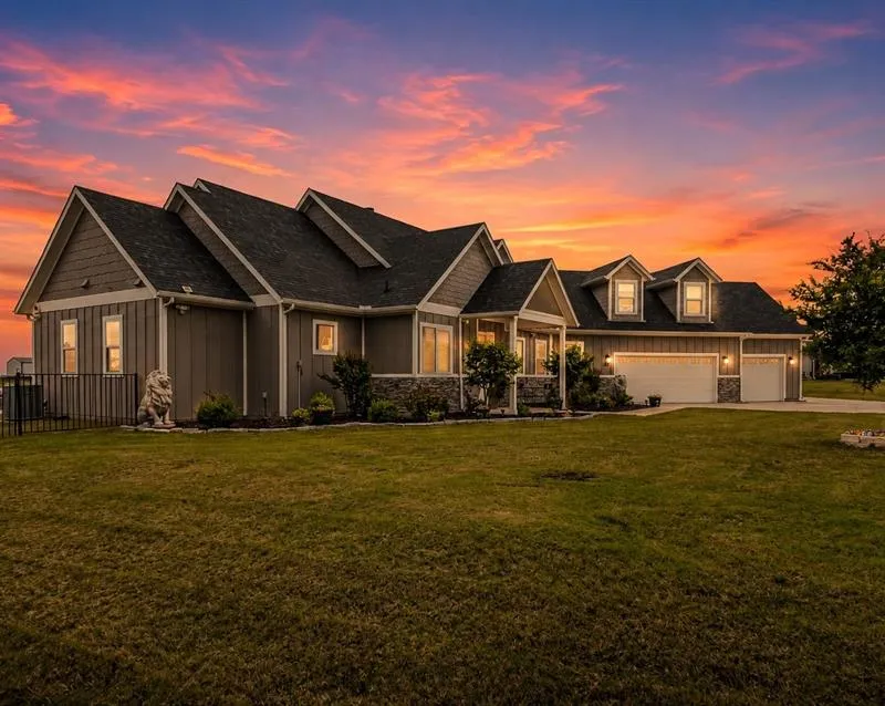 2130 Providence Way, Nevada TX 75173