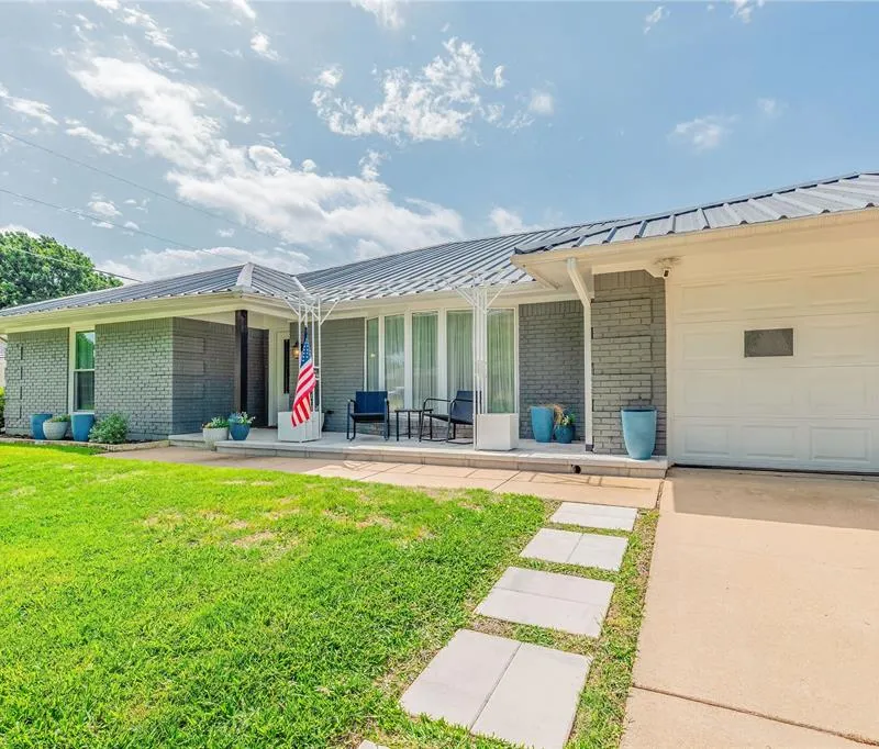 1100 Byron Lane, Arlington TX 76012