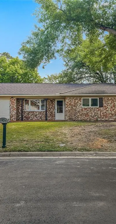 220 Cooper Drive, Hurst TX 76053