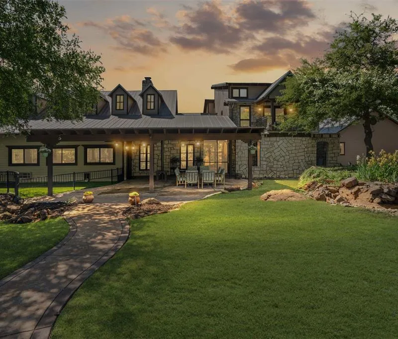 108 Dustin Circle, Hudson Oaks TX 76087
