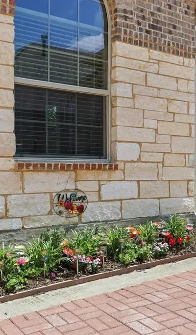 4831 Forest Crest Parkway, Arlington TX 76005 - Photo 2