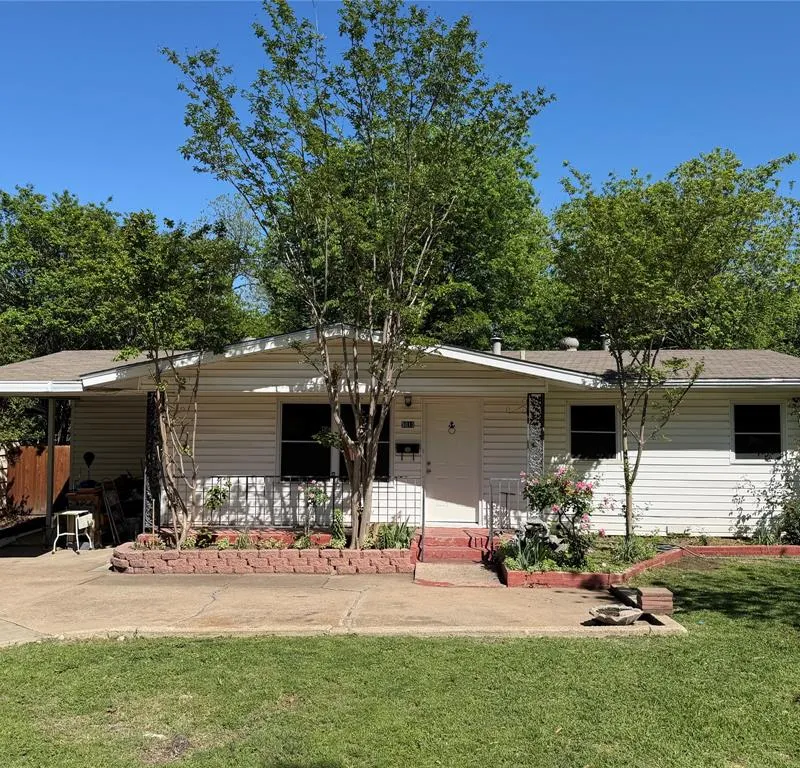5013 Merida Avenue, Fort Worth TX 76115