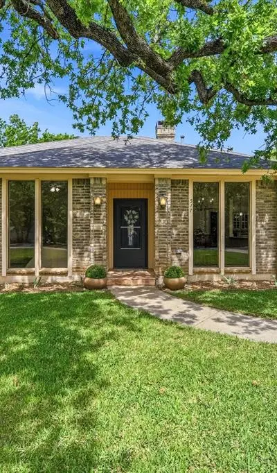 517 E Beady Road, Arlington TX 76006 - Photo 2