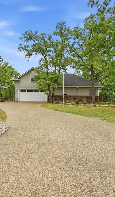 106 Shoshone Drive, Lake Kiowa TX 76240 - Photo 3